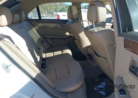 2010 Mercedes-Benz E 350 4Matic z USA, uszkodzony, nr VIN WDDHF8HB2AA062975